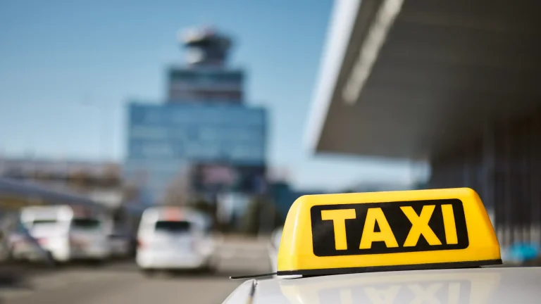 Why Choose a Premium Domain for Your Taxi Business - BetaCompression